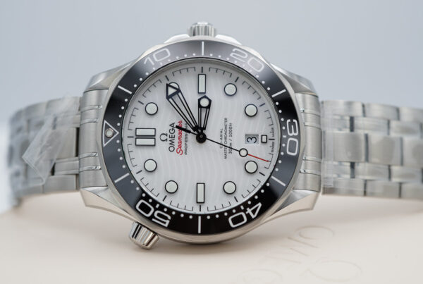 BRAND NEW Omega SEAMASTER DIVER 300M WHITE WAVE DIAL BRACELET 2023 FULL SET - Image 10