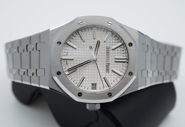 Audemars PIGUET ROYAL OAK 50th ANNIVERSARY 15510ST WHITE DIAL 2022 FULL SET - Image 10