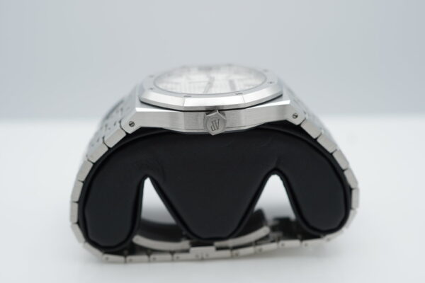Audemars PIGUET ROYAL OAK 50th ANNIVERSARY 15510ST WHITE DIAL 2022 FULL SET - Image 3