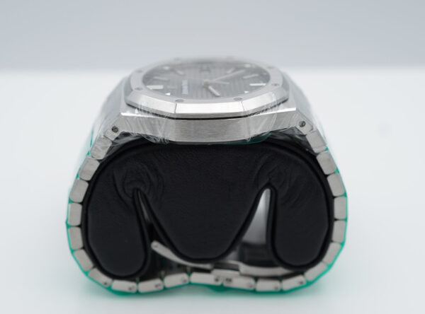 MINT Audemars PIGUET ROYAL OAK 15500ST GREY DIAL 41MM 2020 WARRANTY FULL SET - Image 4
