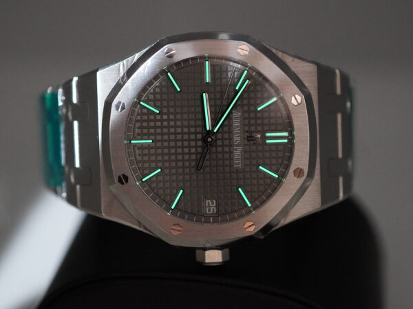 MINT Audemars PIGUET ROYAL OAK 15500ST GREY DIAL 41MM 2020 WARRANTY FULL SET - Image 11