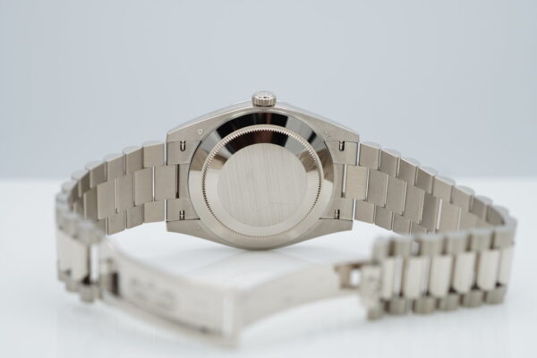 MINT Rolex 228239 DAY DATE 40 WHITE GOLD OLIVE GREEN ROMAN DIAL 2022 FULL SET - Image 8