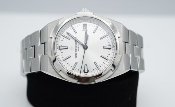Vacheron CONSTANTIN OVERSEAS 4500V STAINLESS STEEL SILVER DIAL 2022 FULL SET - Image 10