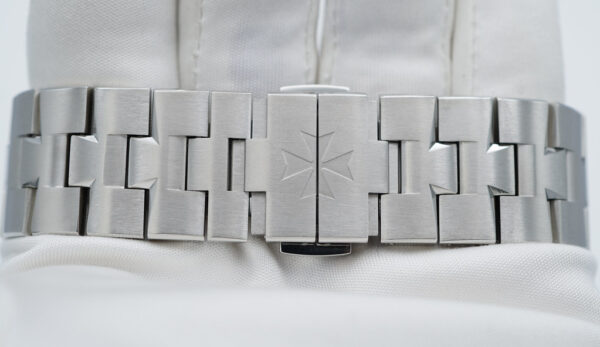 Vacheron CONSTANTIN OVERSEAS 4500V STAINLESS STEEL SILVER DIAL 2022 FULL SET - Image 7