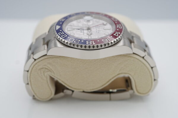Rolex 126719BLRO GMT MASTER II WHITE GOLD PEPSI METEORITE DIAL 2023 FULL SET - Image 4