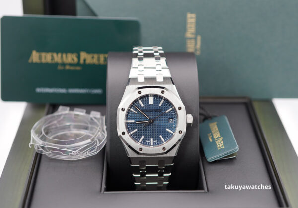 BRAND NEW Audemars PIGUET ROYAL OAK 15550ST BLUE DIAL 37MM 2023 COMPLETE SET - Image 2