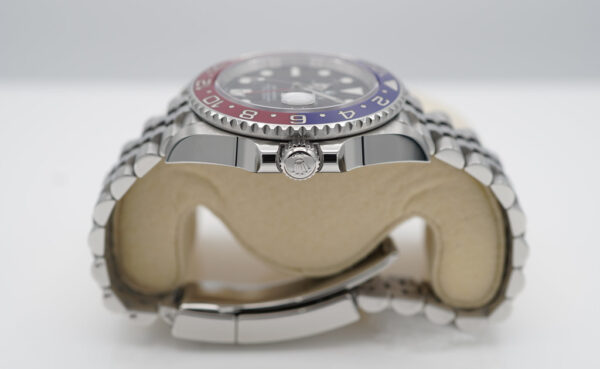 Rolex 126710BLRO PEPSI GMT MASTER II RED BLUE MK1 BEZEL JUBILEE 2018 FULL SET - Image 3