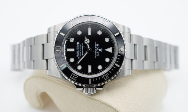 Rolex 124060 SUBMARINER NO DATE 41MM 2021 WARRANTY COMPLETE SET - Image 9