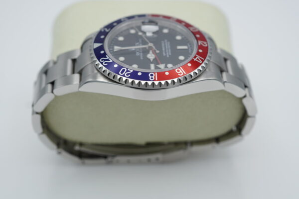 Rolex 16710 GMT MASTER II PEPSI Z SERIAL NO HOLES SEL SERVICED BOXES PAPERS - Image 4