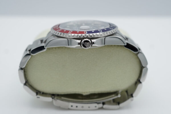 Rolex 16710 GMT MASTER II PEPSI Z SERIAL NO HOLES SEL SERVICED BOXES PAPERS - Image 3