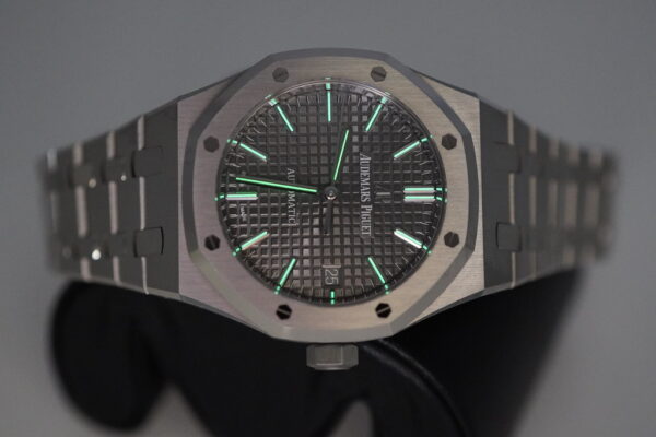 Audemars PIGUET ROYAL OAK 15450ST GREY DIAL 37MM 2020 WARRANTY COMPLETE SET - Image 12