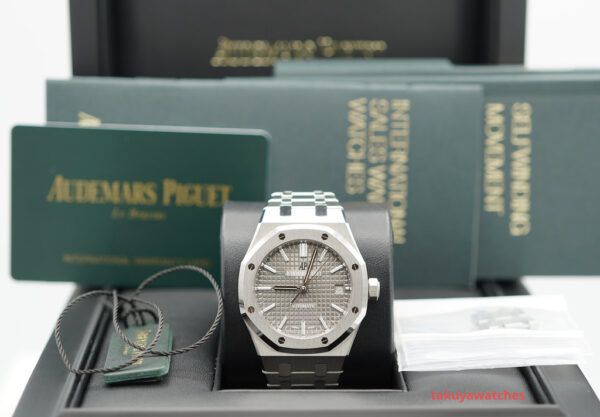 Audemars PIGUET ROYAL OAK 15450ST GREY DIAL 37MM 2020 WARRANTY COMPLETE SET - Image 2