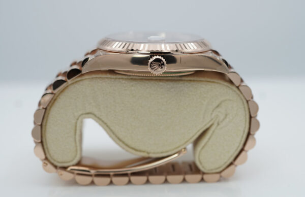 Rolex 228235 DAY DATE 40 ROSE GOLD CHOCOLATE ROMAN DIAL 2021 WARRANTY FULL SET - Image 3
