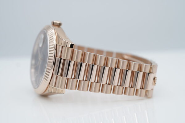 Rolex 228235 DAY DATE 40 ROSE GOLD CHOCOLATE ROMAN DIAL 2021 WARRANTY FULL SET - Image 5