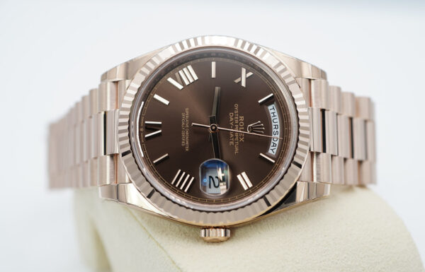 Rolex 228235 DAY DATE 40 ROSE GOLD CHOCOLATE ROMAN DIAL 2021 WARRANTY FULL SET - Image 9