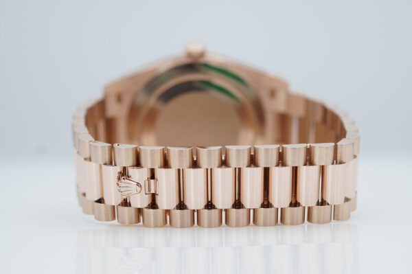 Rolex 228235 DAY DATE 40 ROSE GOLD CHOCOLATE ROMAN DIAL 2021 WARRANTY FULL SET - Image 7