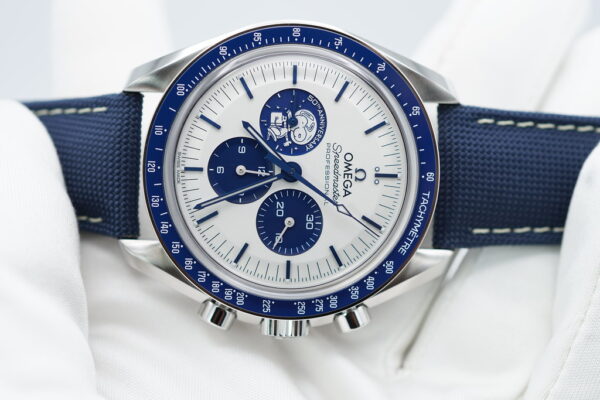 BRAND NEW Omega SPEEDMASTER SILVER SNOOPY AWARD 50TH ANNIVERSARY 2022 FULL SET - Image 10