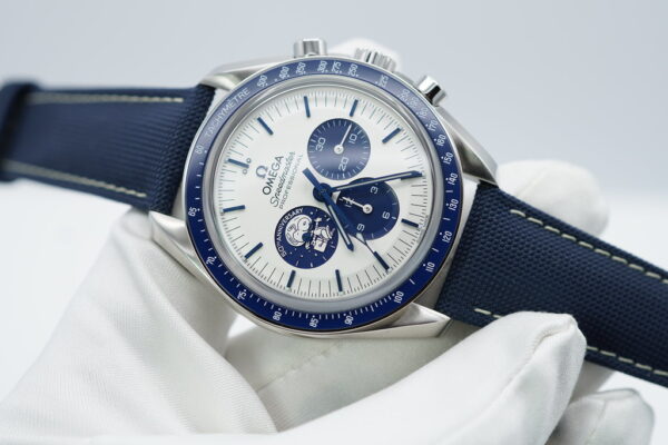 BRAND NEW Omega SPEEDMASTER SILVER SNOOPY AWARD 50TH ANNIVERSARY 2022 FULL SET - Image 9