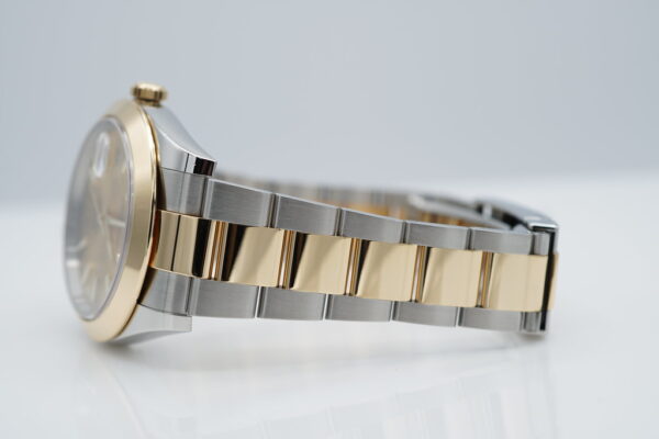 Rolex 126303 DATEJUST 41 18K YELLOW GOLD STAINLESS STEEL CHAMPAGNE DIAL - Image 5