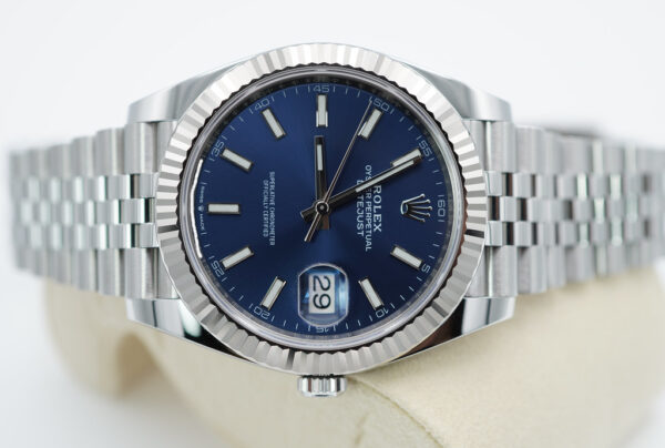 Rolex 126334 DATEJUST 41 FLUTED BEZEL BLUE STICK DIAL JUBILEE WARRANTY FULL SET - Image 9