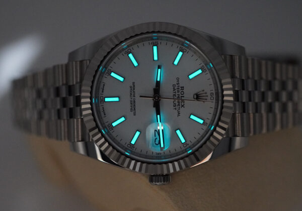 Rolex 126334 DATEJUST 41 FLUTED BEZEL WHITE STICK DIAL JUBILEE BAND FULL SET - Image 11