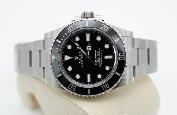Rolex 124060 SUBMARINER NO DATE 41MM 2023 WARRANTY COMPLETE SET - Image 9