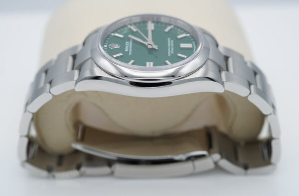 Rolex 126000 OYSTER PERPETUAL 36 GREEN DIAL 2021 COMPLETE SET - Image 3
