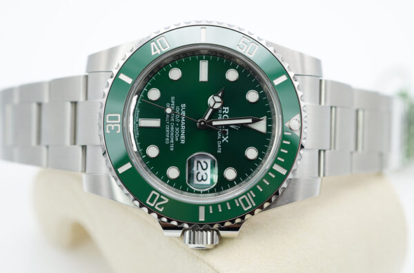 BRAND NEW Rolex 116610LV SUBMARINER HULK GREEN DIAL GREEN BEZEL 40MM 2020 COMPLETE SET - Image 9