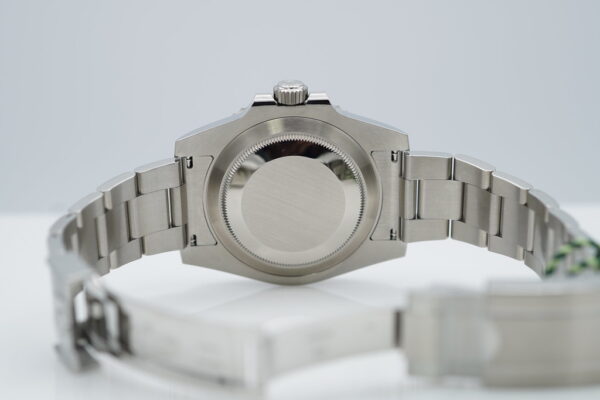 BRAND NEW Rolex 116610LV SUBMARINER HULK GREEN DIAL GREEN BEZEL 40MM 2020 COMPLETE SET - Image 8
