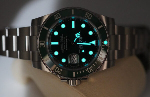 BRAND NEW Rolex 116610LV SUBMARINER HULK GREEN DIAL GREEN BEZEL 40MM 2020 COMPLETE SET - Image 11