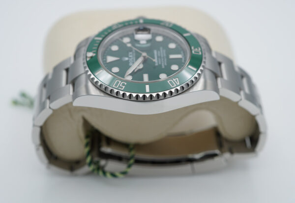 BRAND NEW Rolex 116610LV SUBMARINER HULK GREEN DIAL GREEN BEZEL 40MM 2020 COMPLETE SET - Image 4