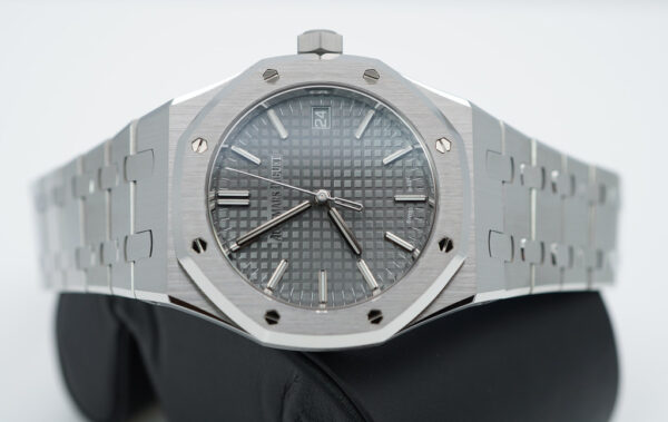 BRAND NEW Audemars PIGUET ROYAL OAK 15550ST GREY DIAL 37MM 2023 COMPLETE SET - Image 11
