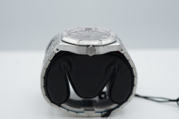 BRAND NEW Audemars PIGUET ROYAL OAK 15550ST GREY DIAL 37MM 2023 COMPLETE SET - Image 3