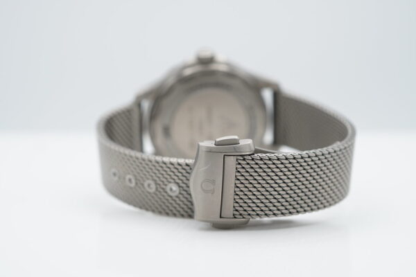 Omega SEAMASTER DIVER 300M 007 JAMES BOND TITANIUM MESH BRACELET FULL SET - Image 7
