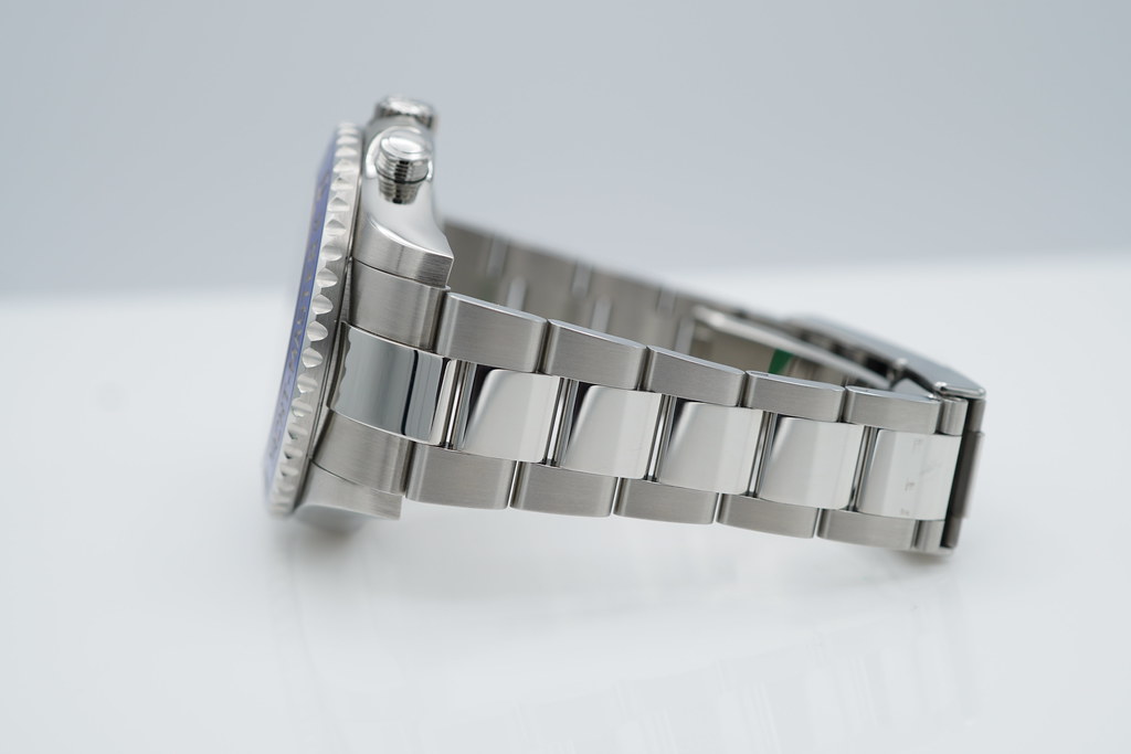 MINT Rolex 116680 YACHTMASTER II STAINLESS STEEL BLUE HANDS 2018