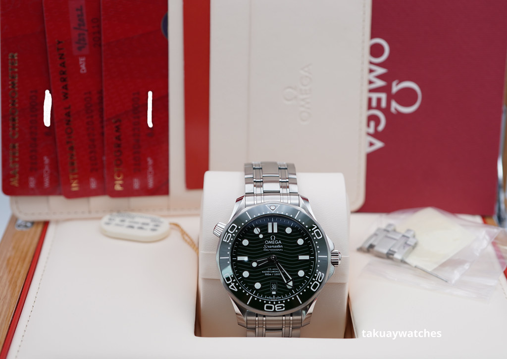 Omega SEAMASTER DIVER 300M GREEN WAVE DIAL BRACELET 2022 COMPLETE