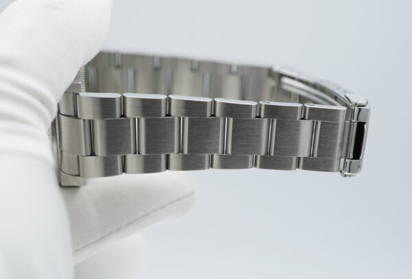 Rolex 16570 EXPLORER II 40MM POLAR WHITE DIAL LUG HOLES A SERIAL BOX PAPER - Image 8