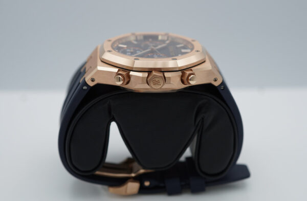 Audemars PIGUET ROYAL OAK CHRONOGRAPH 26240OR 18K ROSE GOLD BLUE DIAL 2023 FULL SET - Image 3