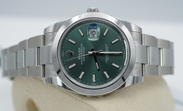 BRAND NEW Rolex 126300 DATEJUST 41 MINT GREEN DIAL OYSTER BAND 2023 STICKERS FULL SET - Image 9