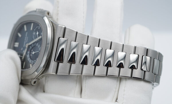 Patek PHILIPPE 5712 STAINLESS STEEL NAUTILUS BLUE DIAL MOONPHASE 2018 FULL SET - Image 5