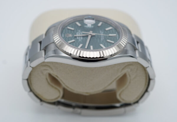 Rolex 126334 DATEJUST 41 FLUTED BEZEL MINT GREEN MOTIF DIAL 2023 COMPLETE SET - Image 4