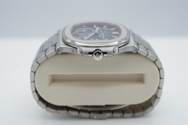 Patek PHILIPPE 5712 STAINLESS STEEL NAUTILUS BLUE DIAL MOONPHASE 2018 FULL SET - Image 3