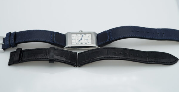 Jaeger-LeCoultre REVERSO CLASSIC MEDIUM SMALL SECONDS 2022 WARRANTY FULL SET - Image 3