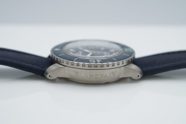 Blancpain FIFTY FATHOMS AUTOMATIC BLUE DIAL TITANIUM 2023 WARRANTY FULL SET - Image 4