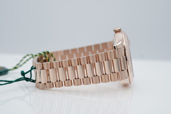 BRAND NEW Rolex 228235 DAY DATE 40 18K ROSE GOLD OLIVE GREEN ROMAN DIAL 2023 FULL SET - Image 6