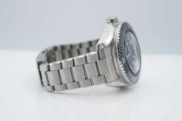Omega SEAMASTER PLANET OCEAN 6000M ULTRA DEEP BLUE DIAL 2023 WARRANTY FULL SET - Image 6