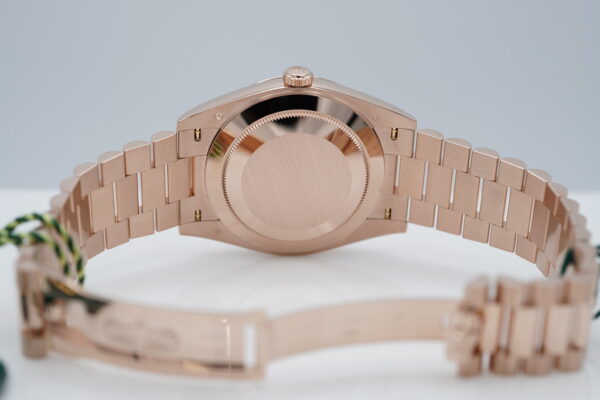 BRAND NEW Rolex 228235 DAY DATE 40 18K ROSE GOLD OLIVE GREEN ROMAN DIAL 2023 FULL SET - Image 8