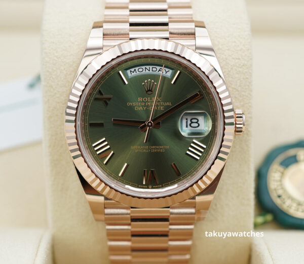 BRAND NEW Rolex 228235 DAY DATE 40 18K ROSE GOLD OLIVE GREEN ROMAN DIAL 2023 FULL SET