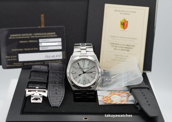 Vacheron CONSTANTIN OVERSEAS 4500V STAINLESS STEEL SILVER DIAL 2021 FULL SET - Image 2