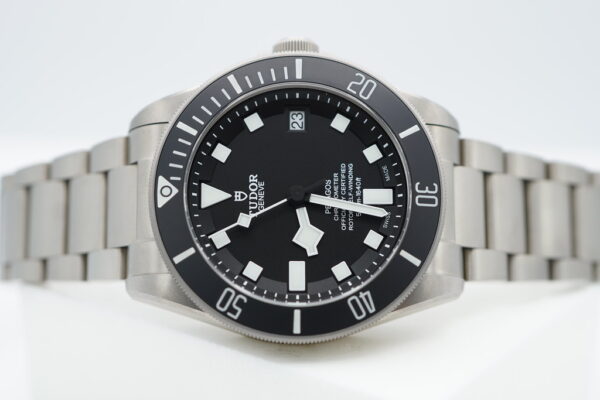Tudor 25600TN PELAGOS TITANIUM BLACK DIAL 2023 WARRANTY COMPLETE SET - Image 10